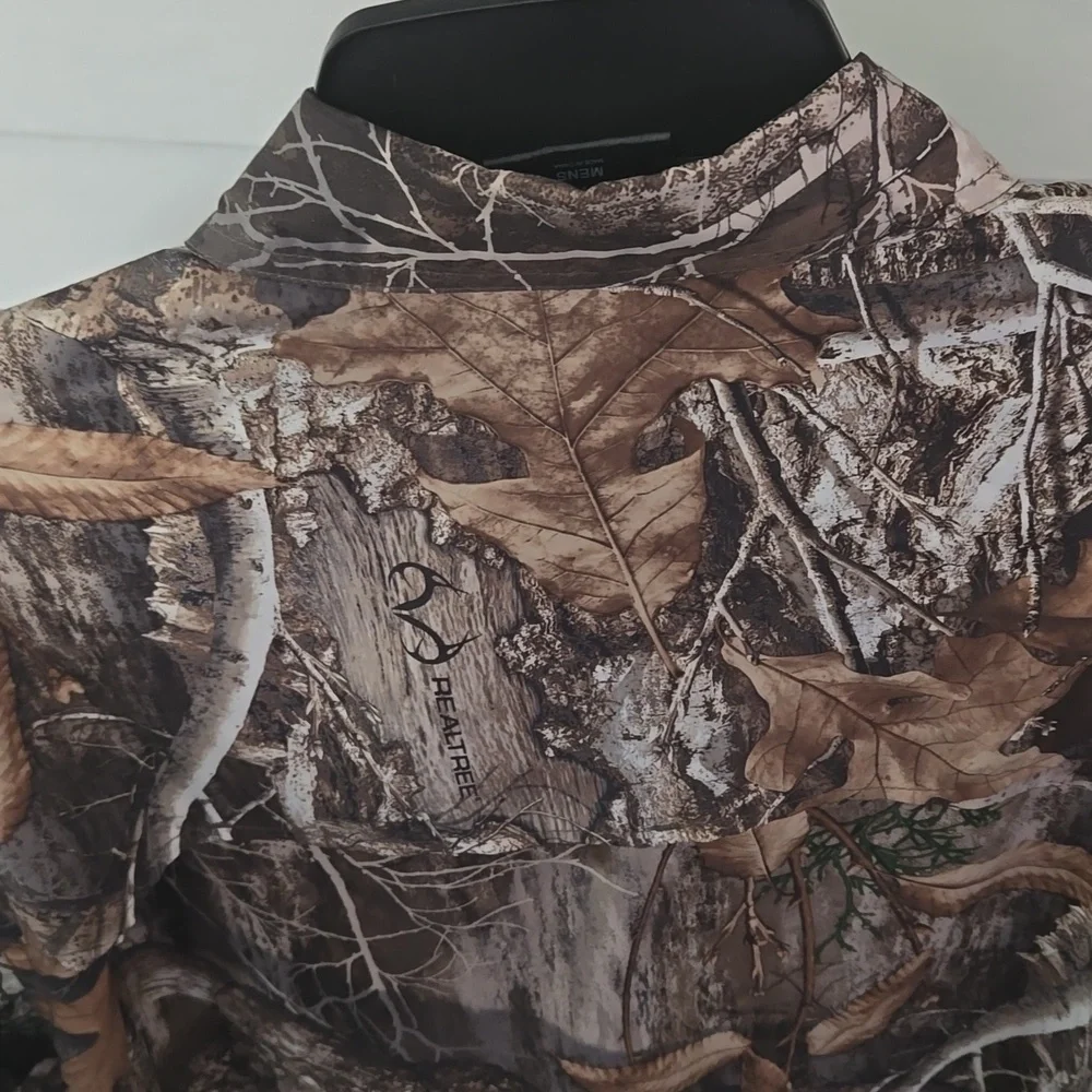 Realtree Fishing camouflage long sleeve shirt - Picture 9 of 10